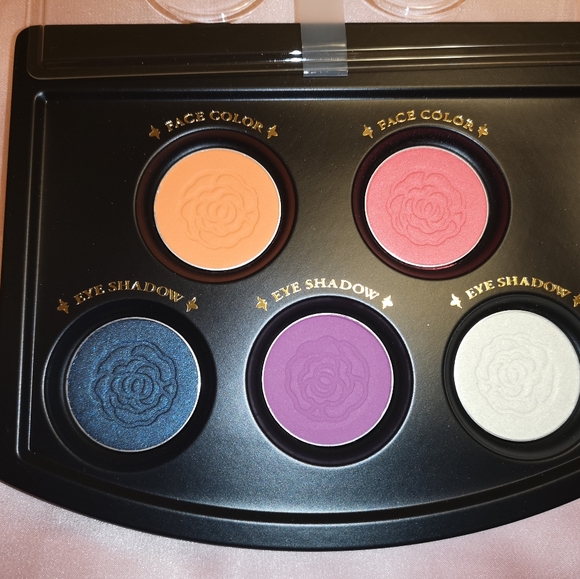 Anna Sui Makeup Dresser - Picture 8 of 14